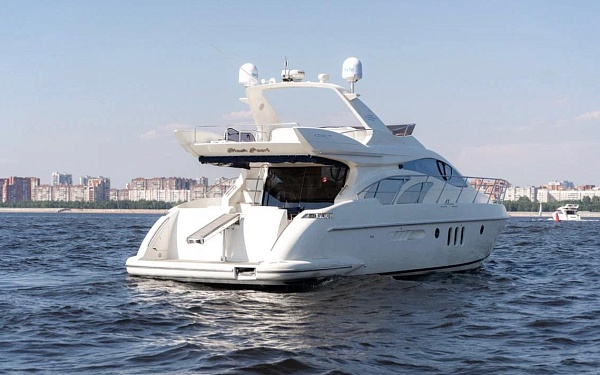 Аренда моторной яхты Azimut 55 в Питере
